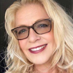 Poshmark isn’t just a j.o.b. It’s what I do💖